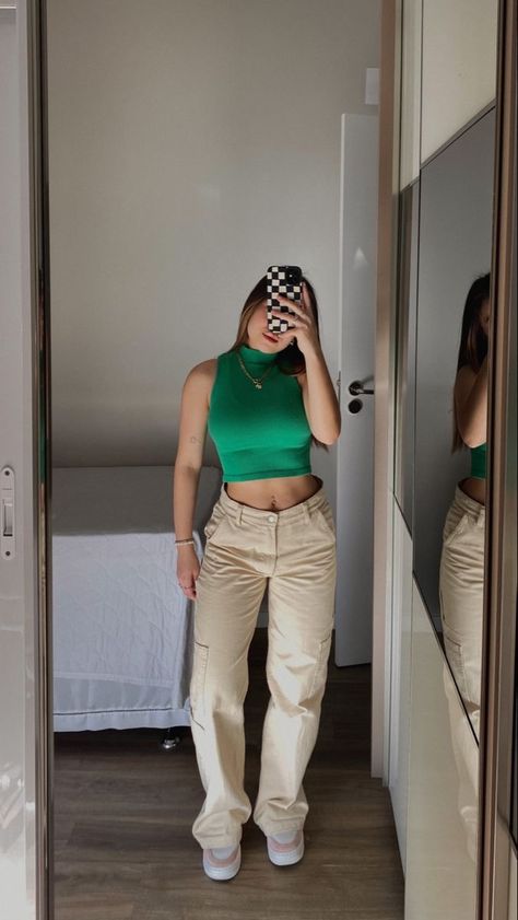 Outfit Con Pantalon Beige, Outfit Pantalon Beige, Cargo Pants Outfits, Outfits Con Jeans, Beige Outfit, Uni Outfits, Outfit Mujer, Diy Fashion Clothing, Looks Party