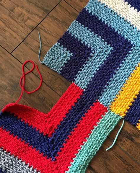 Lissmiss Blanket WIP (Wonderfully Interesting Project) - cypress|textiles Mitered Granny Square, Knitting Blankets, Crochet Mosaic, Crochet Patterns Ideas, Mitered Square, Gloves Crochet, Pillow Covers Pattern, Afghans Crochet, Crochet Afghan Patterns Free