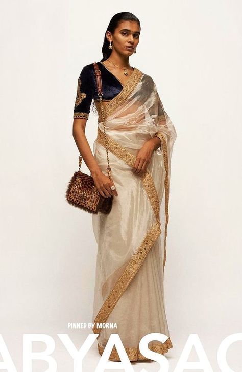 Sabyasachi Mukherjee - India 🇮🇳 Sabyasachi Sarees Organza, Sabyasachi Sarees Classy, Sabyasachi Dress, Sabyasachi Saree, Saree Drapes, Sabyasachi Mukherjee, Sabyasachi Sarees, Desi Fits, Designer Sarees Wedding