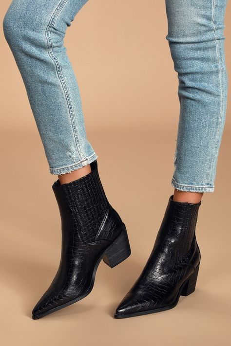 Pointed Toe Chelsea Boots, Black Crocodile Boots Outfit, Black Pointed Toe Boots, Crocodile Boots Outfit, Boot Fashion Outfits, Aesthetic Boots Outfit, Ankle High Heel Boots, Aesthetic Boots, Boots Aesthetic