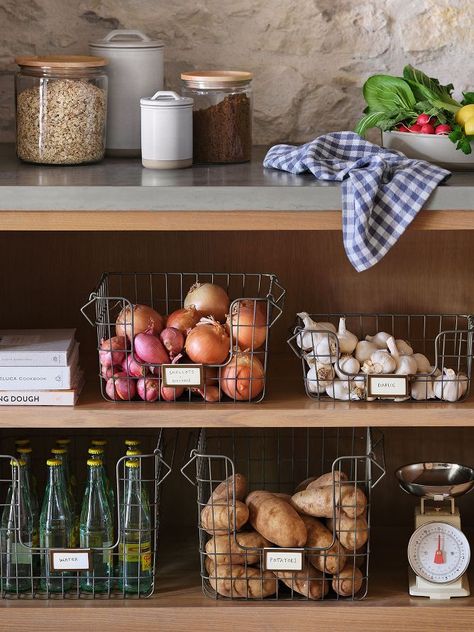 Joanna Gaines Design, Hearth & Hand With Magnolia, Hus Inspiration, Hearth And Home, Hearth And Hand, Home Organisation, Kitchen Inspo, Cottage Kitchen, Slow Living