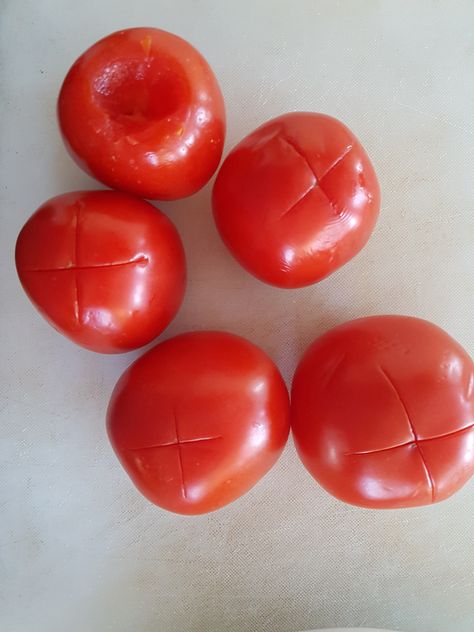 What To Do With Over Ripe Tomatoes, What To Make With Ripe Tomatoes, Over Ripe Tomatoes What To Do With, What To Do With Soft Tomatoes, Over Ripe Tomatoes Recipes, Soft Tomatoes What To Do With, What To Do With Ripe Tomatoes, Old Tomatoes What To Do With, Overripe Tomatoes What To Do