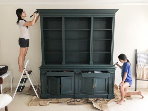 Best Paint For Wood, Green Bookshelves, Bookshelf Makeover, Bookcase Makeover, Black Bookshelf, Painting Bookcase, Painted Bookshelves, Hutch Makeover, Bookcase Diy