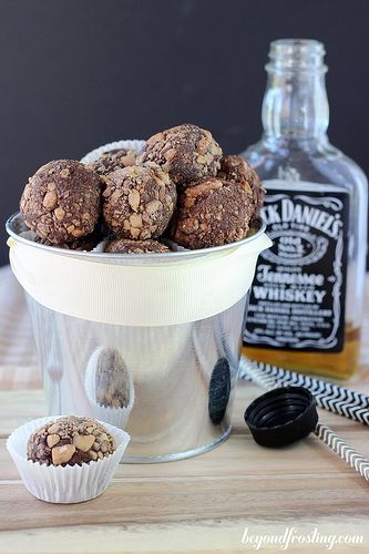 Whiskey Chocolate Toffee Truffles Whiskey Cake Pops, Giftable Treats, Whiskey Truffles, Booze Balls, Whiskey Balls, Toffee Truffles, Beyond Frosting, Whiskey Chocolate, Wedding Food Menu