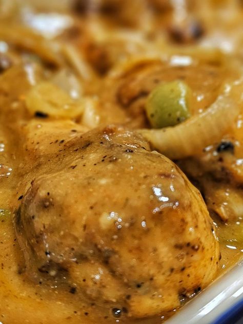 Chicken Thigh Recipes Smothered, Soul Food Smothered Chicken, Pan Seared Chicken Legs Recipe, Smothered Leg Quarter Recipes, Smothered Chicken Over Rice, Southern Chicken Thigh Recipes, Crockpot Smothered Chicken Leg Recipes, Smothered Party Wings, Smothered Chicken Legs In Crockpot