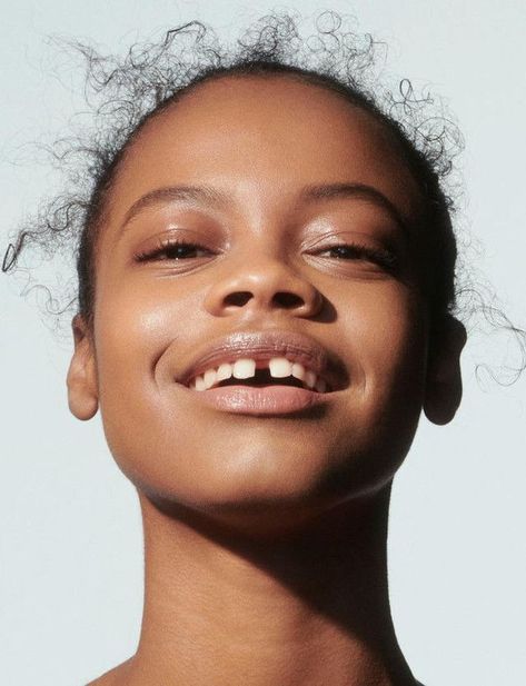 Aaliyah Hydes by Charlotte Wales Charlotte Wales, Makeup Ads, Gap Teeth, 얼굴 그리기, Marc Jacobs Beauty, Applying Makeup, Spring Beauty, Beauty Shots, Face Expressions