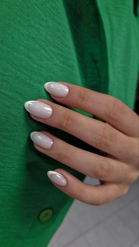 Nails For White Dress, Nails To Go With Emerald Green Dress, Green Dress Nails, Nails With Green Dress, Nails For Green Dress, Creamy White Nails, Milky Pink Nails, Uni Vibes, Paznokcie Hello Kitty