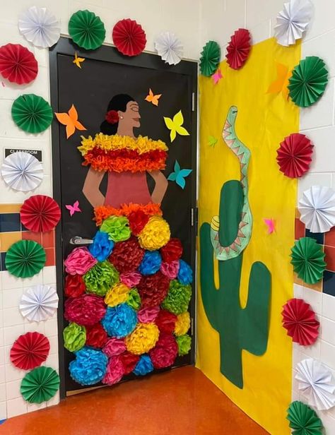 Spanish Heritage Door Decorations, Mexico Door Decorations, Mexican Inspired Classroom, Cuba Door Decoration, Hispanic Month Door Decoration, Fiesta Door Decorations Classroom, Mexican Door Decorations Classroom, South America Classroom Decorations, Mexico Classroom Door