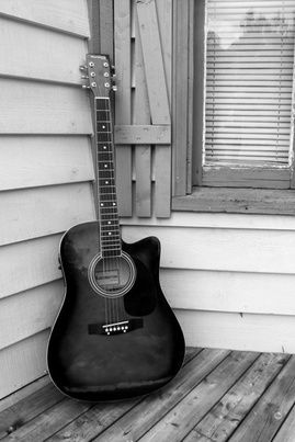 Guitar Diy, Guitar Pics, Learn To Play Guitar, Guitar Art, Guitar Tabs, Guitar Songs, Music Guitar, The Porch, Learn Guitar