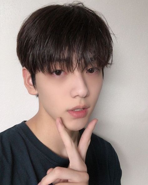 TXT SOOBIN 수빈 on Instagram: “✌🏻” Ansan, Thirty Two, Choi Soobin, E Dawn, Txt Soobin, The Dream, K Idols, Pop Group, Boyfriend Material