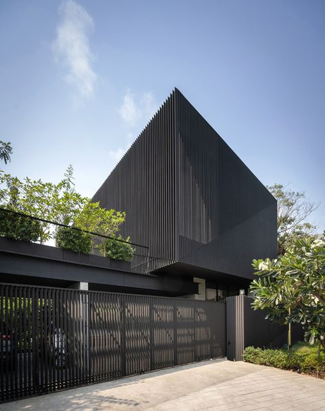 K.Krit Residence / Octane architect & design | ArchDaily Steel Houses, Black Interior Design, Building Structure, Minimalist Architecture, Interior Architect, Entrance Gates, Facade Architecture, Fence Design, Facade Design