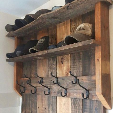 Diy Wood Hat Rack, Hat Shelf Ideas, Hat Rack Diy, Diy Hat Rack, Outdoor Shutters, Hat Shelf, Coat And Hat Rack, Hat Racks, Mudroom Ideas