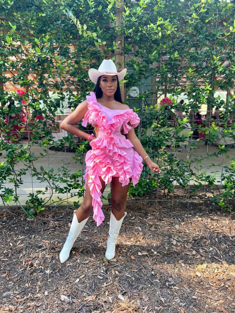 Cowgirl Valentines Outfit, Cowboy Barbie Costume, Pink Cowboy Outfit, Pink Cowgirl Outfit, Cowgirl Dresses With Boots, Pink Cowgirl Aesthetic, Dress And Cowgirl Boots, Cowgirl Birthday Party Ideas, Cowgirl Boots For Women