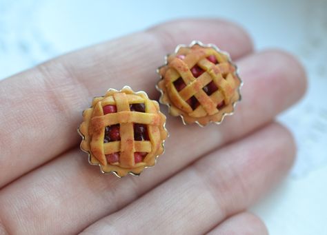 Decadent Minis was created by Trina Moreau, who specializes in scented miniature food charms and more! Miniature Pies, Old Fashioned Cherries, Thanksgiving Labels, Pie Earrings, Thanksgiving Wine, Miniature Food Jewelry, Food Charms, Food Jewelry, Dollhouse Decor