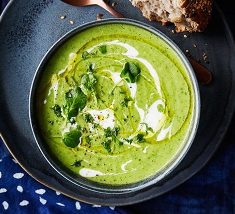 Leek, pea & watercress soup Kale Potato Soup, Spring Soup Recipes, Watercress Soup, Spring Soups, Artichoke Soup, Pea And Ham Soup, Soup Maker, Green Soup, Ham Soup