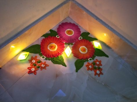 Easy Rangoli Corner Designs Diwali, Small Corner Rangoli Designs, Rangoli For Corner, Rangoli Corner Design, Corner Rangoli Designs Diwali, Rangoli Designs Corner, Corner Rangoli Designs Easy, Corner Rangoli Designs, Artistic Rangoli