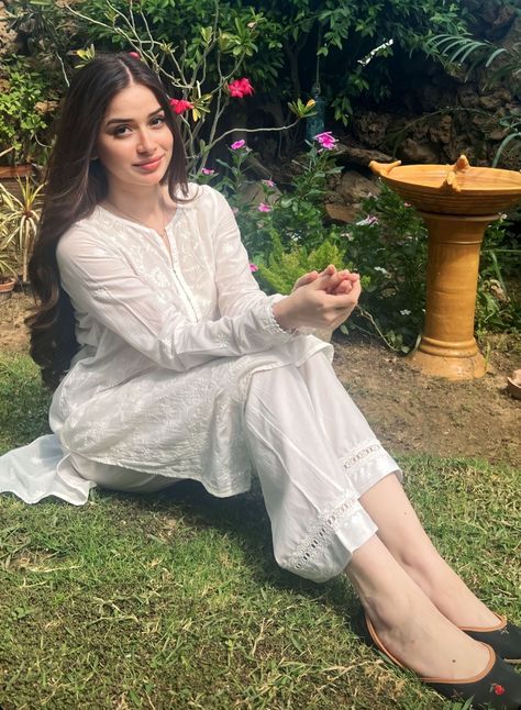 Desi Ootd, Mawra Hocane, Party Wear For Women, Partywear Dresses, Long Frock, Pakistani Fashion Casual, Palazzo Suit, Desi Fashion Casual, Pakistani Fancy Dresses