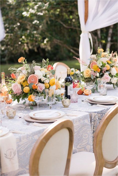 Citrus And Blue Wedding, Wedding Table Inspiration, Blue Wedding Table, Blue Pantone, Garden Wedding Ideas, Indoor Wedding Receptions, Urban Wedding Venue, Indoor Wedding Ceremonies, Pantone Color Of The Year