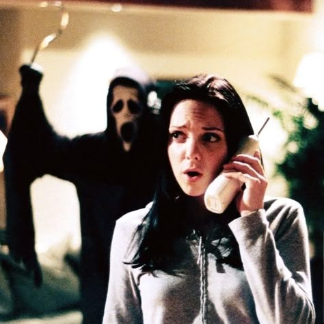 Anna Faris in Scary Movie (2000) 90s Halloween Movies, Scary Movie 2000, Scary Movie 1, The Scary Movie, Scary Movie 2, Scary Movie 3, Slasher Summer, Lauren Holly, All Horror Movies