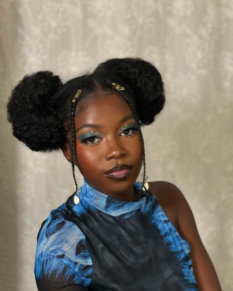 Happy #frofriday 🦋 which do we like more, afro puffs or loose curls? 👀 Braid and curl w/ accessories tutorial coming next week! ✨ Afro Puffs With Braids, Two Afro Puffs, Afro Puff Hairstyles, Accessories Tutorial, Afro Puffs, Hair Puff, Braided Bangs, Afro Puff, Braids With Curls