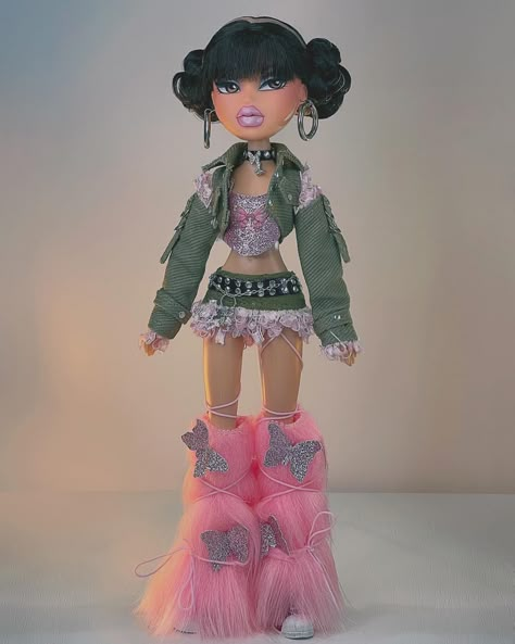 Bratz Aesthetic Outfit, Bratz Outfit, Bratz Outfits, Black Bratz Doll, Bratz Aesthetic, Bratz Fashion, Bratz Doll Outfits, Brat Doll, Bratz Girls