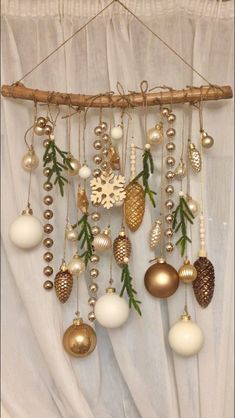 Pretty Christmas Decorations, Christmas Crafts For Toddlers, Christmas Gift Basket Ideas, Diy Christmas Decorations Easy, Porch Christmas, Bohemian Lifestyle, Christmas Gift For Mom, Christmas Crafts For Gifts, Gift Basket Ideas