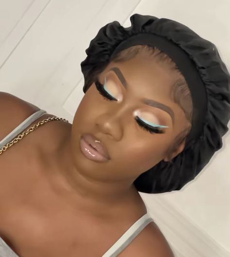 Teal Hoco Makeup, Mint Green Makeup Looks Black Women, Seafoam Green Makeup, Turquoise Makeup Looks Black Women, Teal Makeup Looks Black Women, Light Blue Makeup Looks Black Women, Blue Makeup Looks Black Women, Teal Makeup Looks, Light Blue Makeup Looks