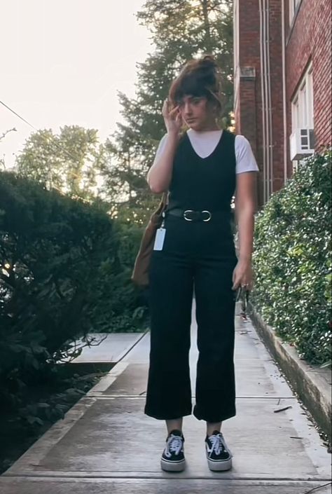 Futch Outfits Summer, Skater Work Outfit, Casual Server Outfit, Barista Outfits Women, Creative Job Outfit, Work Outfits Women Gen Z, Business Casual Outfits For Women Gen Z, Business Casual Overalls Outfit, Professional Grunge Work Outfits