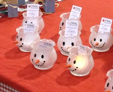 Snowmen Ideas, Christmas Diy Decorations, Clay Nose, Frosted Glass Spray, Snowman Candle Holder, Decorative Glass Jars, Snowman Candle, Christmas Snowmen, Snow People