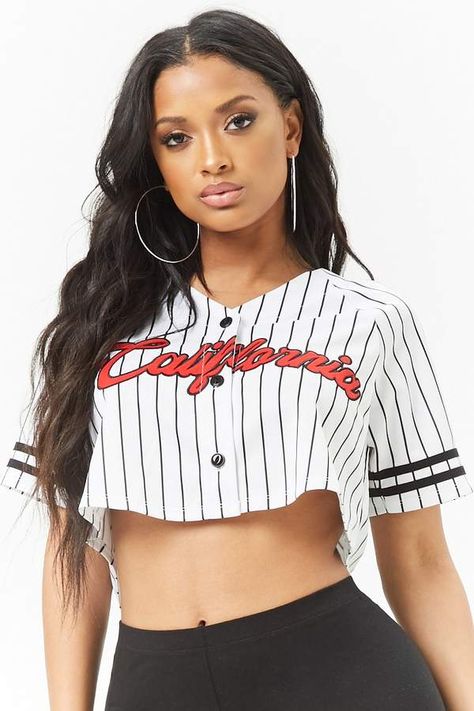 Forever 21 Cropped Graphic Baseball Jersey Baseball Jersey Fashion, Baseball Jersey Outfit Women, Jersey Outfit Women, Baseball Jersey Outfit, Jersey Outfit, Outfit Women, Pinterest Outfits, Baseball Jersey, Street Style Outfit