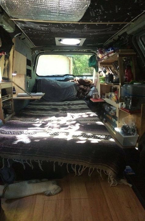 aesthetic indie cluttered van life Kombi Home, Van Life Diy, Airplane Essentials, Bus Life, Camper Makeover, Lake Food Ideas Summer, Van Home, Lake Food Ideas, Food Ideas Summer