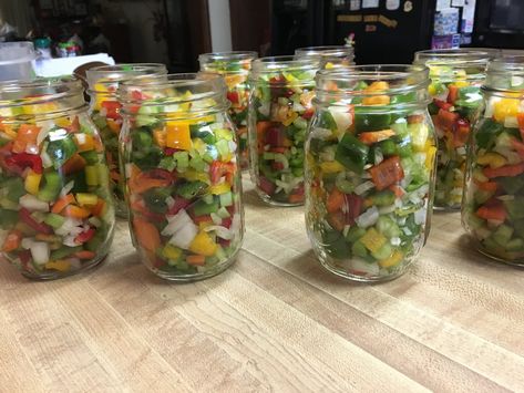 Freezing Bell Peppers, Canning Peppers, Canning Salt, Canning Food Preservation, Pressure Canner, Home Canning, Pressure Canning, Spaghetti Sauce, Peppers And Onions