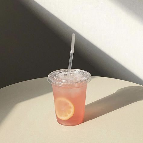 Refreshing Drinks Aesthetic, Aesthetic Cafe Drinks, Cute Cafe Drinks, Cafe Drink Aesthetic, Korean Drinks Aesthetic, Cafe Drinks Aesthetic, Korean Cafe Drinks, Minimalist Food, Cafe Drinks