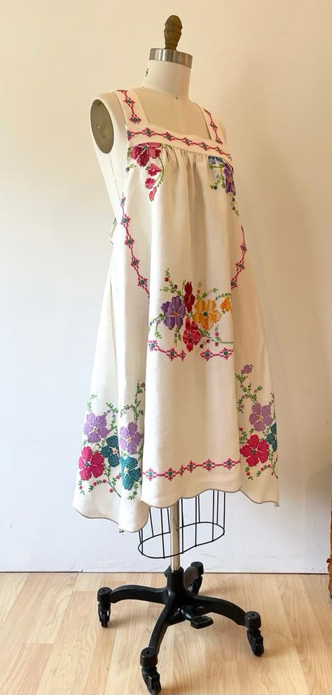 Folkstead Clothes From Tablecloths, Table Cloth Dress Diy, Vintage Tablecloth Dress, Tablecloth Dress Diy, Tablecloth Clothing, Pajama Ideas, Tablecloth Dress, Crafting Activities, Skelita Calaveras