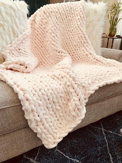 https://amzn.to/3ZCfOuw Cute Blankets Aesthetic, Sabrina Bedroom, Cozy Vibes Aesthetic, Crochet Bedsheets, Crochet Hobby, Chunky Knit Blankets, Chunky Blankets, Cable Knit Throw Blanket, Crochet Throw Pattern