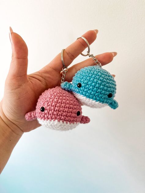 Whale Keychain Crochet Keychain Cute Whale Whale Amigurumi - Etsy Whale Amigurumi, Whale Keychain, Boho Chic Accessories, Crochet Whale, Keychain Crochet, Cute Whales, Keychain Cute, Key Accessories, Crochet Keychain