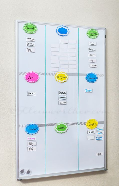 Simple White Board Organizer White Board Office Ideas, Office White Board Ideas, Work White Board Ideas, Bill Organization Ideas, White Board Ideas Organizations, White Board Decoration Ideas, Organizing Home Office, Huddle Board, Whiteboard Organization