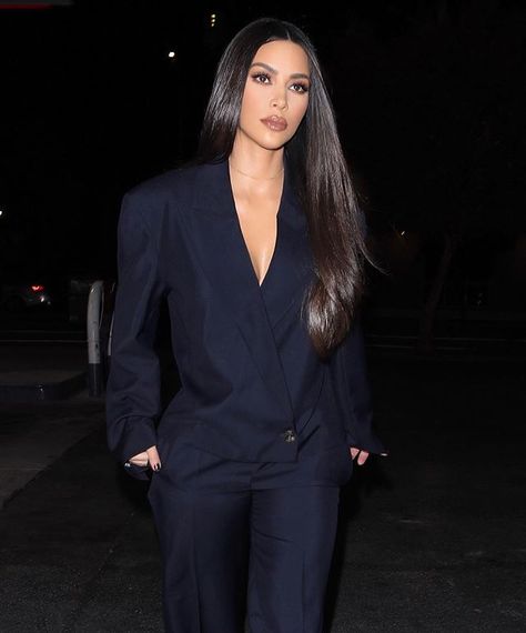 Mary Phillips on Instagram: “Late night glam @kimkardashian 🖤@chrisappleton1 #makeupbymaryphillips @backgrid_usa” Kardashian Blazer Outfits, Kim Kardashian Glam, Kim Kardashian Blazer, Kardashian Glam, Mary Phillips, Chris Appleton, Kanye Fashion, Instagram Los Angeles, Kim Kardashian Outfits