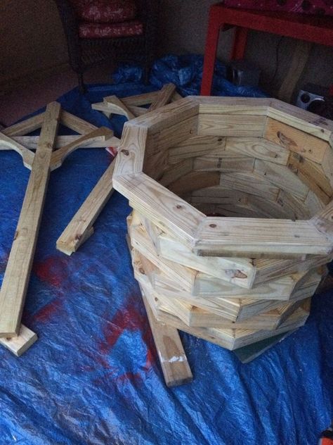 Garden Wishing Well, Wishing Well Garden, Kids Woodworking Projects, Woodworking School, Woodworking Projects For Kids, Easy Wood Projects, Learn Woodworking, Diy Holz, Cool Woodworking Projects