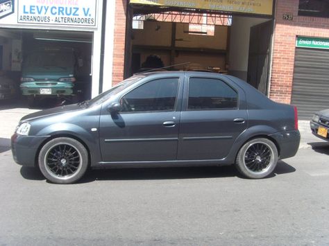 Logan Renault, Tuned Cars, 17 Wheels, Dacia Logan, Logo Azul, Car Tuning, Springs, Suv Car, Cars