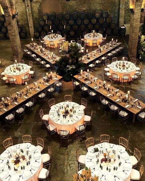 How to Create The Perfect Wedding Seating Plan - Poptop Event Planning Guide Wedding Table Placement, Wedding Table Layouts, Event Planning Guide, Wedding Reception Layout, Reception Layout, Wedding Seating Plan, Wedding Reception Seating, Tafel Decor, Reception Seating