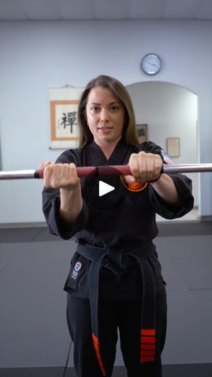 10K views · 399 reactions | Bo Staff for Beginners! | 2 Easy Moves #martialarts #training | Bo Staff moves you can do right now!
Just a few easy steps and you can look like a pro! 
-
#bostaff #martialarts #training #selfimprovement #rska | By Rising Sun Karate & Boxing | Bo staff moves that anyone can
learn right now. You're going to take your right hand
and it's going to go palm up and your left hand's going to
go palm down. Keep them stuck like this. Don't regrip. Keep
it stuck. Now we're going to take our bow staff on the right
and pretend that it's a ore and we're going to row a boat. So
take that side, dip it in the water, and cross over and go to
the other side and you have yourself a figure eight. Next,
let's do a helicopter strike. Go back to your grip. Take the
left side and put i Bo Staff Training, Bow Staff, Bo Staff, 10k Views, Rising Sun, Left Handed, Like A Pro, Easy Steps, Right Hand