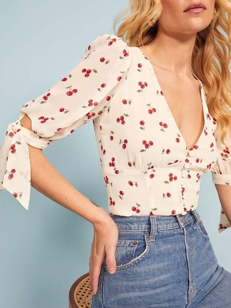 Reformation Ani Top Manset Lengan, Mode Casual, Moda Vintage, Mode Inspo, Women Shirts Blouse, Boho Blouses, Mode Inspiration, Spring Outfits, Shirt Blouses