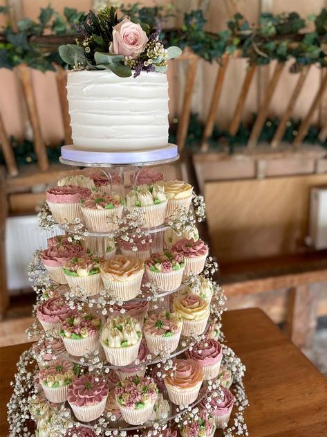 Wedding Cupcake Display, Cupcake Tower Wedding, Cupcake Wedding, Green Wedding Cake, Floral Wedding Cake, Floral Cupcakes, Pink Wedding Cake, Floral Wedding Cakes, Bridal Bachelorette Party