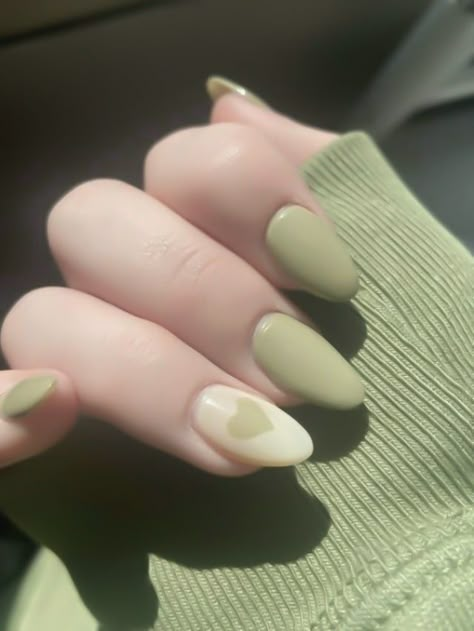 Cottagecore Nails Simple, Matcha Nails, Relatable Friends, Forest Green Nails, Green Nails Designs, Fake Nails Designs, Hello Nails, Cute Simple Nails, Green Nail Designs