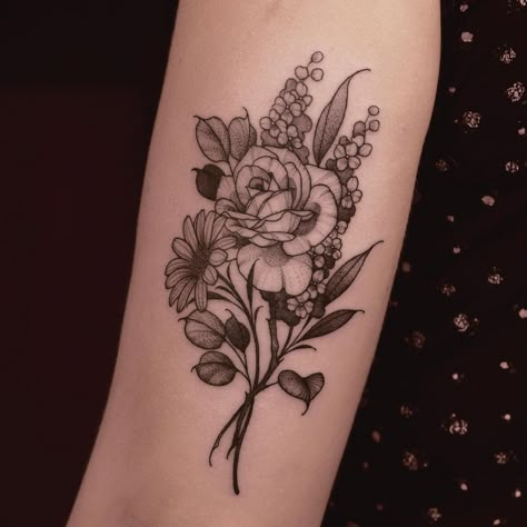 Wedding Flower Tattoo Ideas, Linework Flower Bouquet Tattoo, Realistic Bouquet Tattoo, Bouquet Arm Tattoo, Bouquet Of Different Flowers Tattoo, Bridal Bouquet Tattoo, Realistic Flower Bouquet Tattoo, Dark Shaded Flower Tattoo, Wedding Bouquet Tattoo