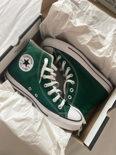 Converse Forest Green, Emerald Green Converse, Converse Verdes, Forest Green Converse, Dark Green Converse, Cute Converse Shoes, Converse Aesthetic, Green Trainers, Cute Converse