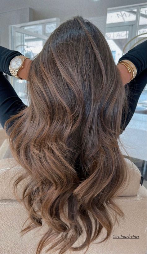 Light Brunette Hair, Rambut Brunette, Brown Hair Looks, Brown Hair Inspo, Brunette Hair With Highlights, Brunette Balayage Hair, Long Hair Color, Brown Hair Balayage, Highlights Brown Hair