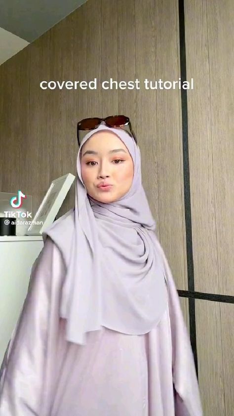 Elegant Muslimah Outfit, Chest Cover Hijab Style, Indonesian Hijab Style Tutorial, Chest Cover Hijab Tutorial, Hijab Covering Chest, Tutorial Shawl Simple, Tutorial Shawl Hijab Style, Hijab Casual Dress, Hijab Tourtial