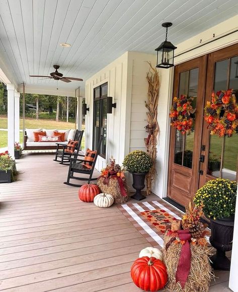 Farmhouse Home & Living Decor | This is such a beautiful porch | Facebook Farmhouse Porches, Country Porches, Small Country Homes, Country Porch, Country Homes, Autumn Scenes, French Country Cottage, Farmhouse Homes, Little House